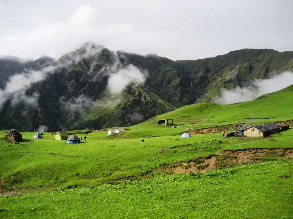 Dayara Bugyal Trek